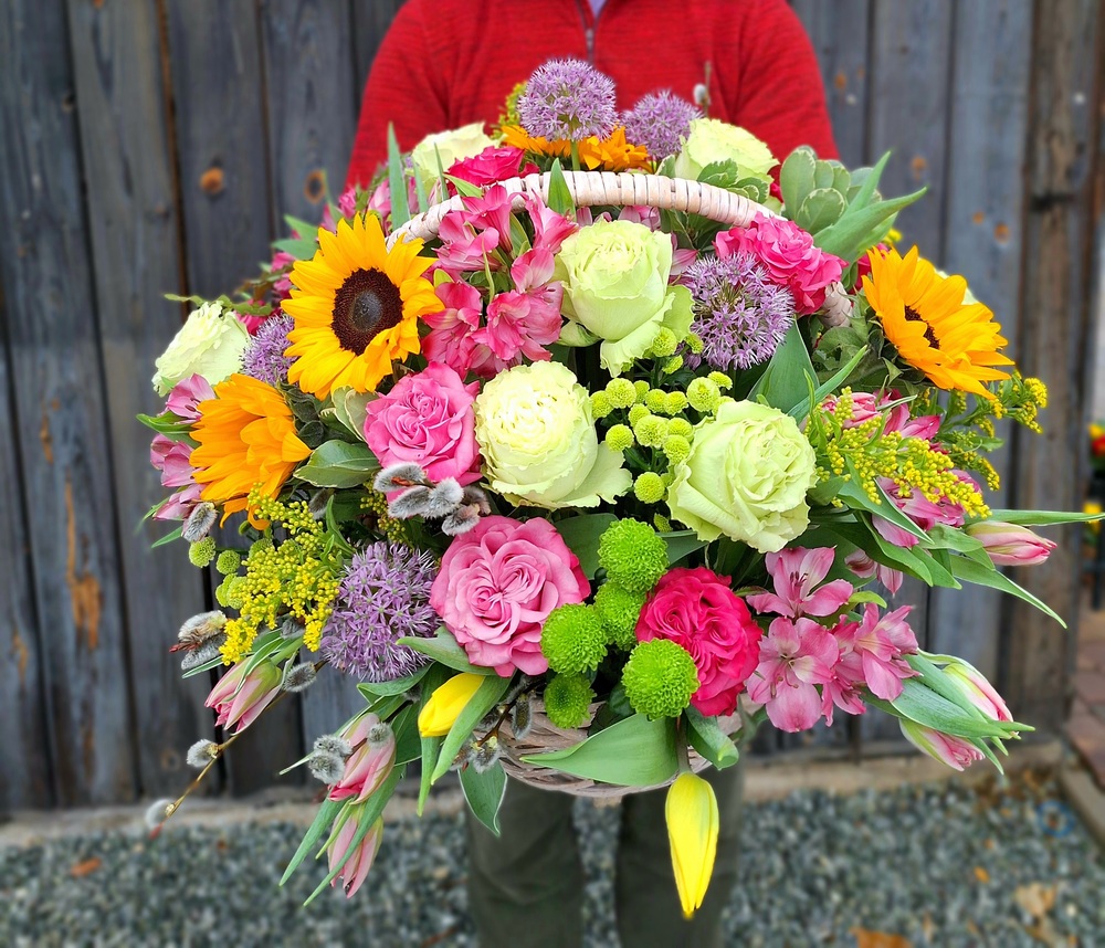 Kosz kwiatów Kwiaciarnia Róża Żory