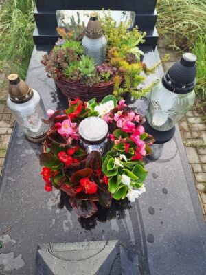 Ekskluzywny zestaw stroików na cmentarz